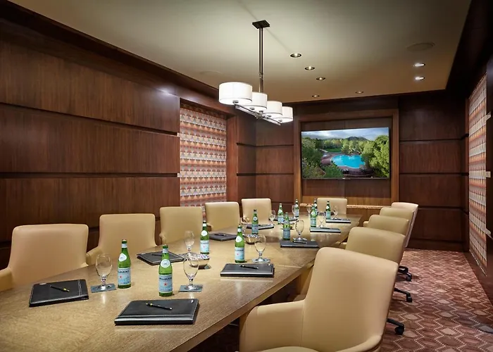 Hotel Little America 4*